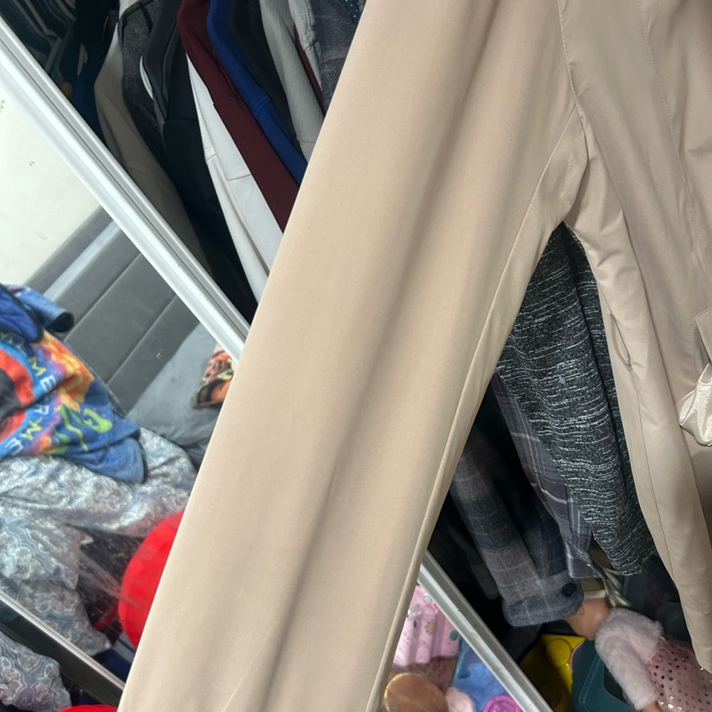 Burberry Tan Trench Coat with Check Lining - Picture 6 of 9
